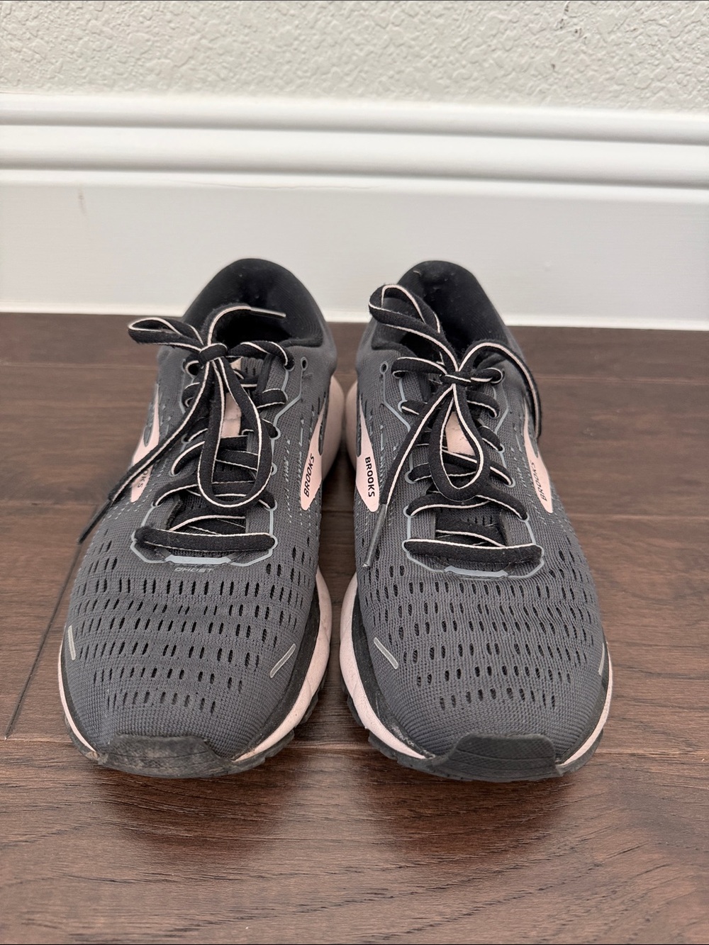 Brooks Women’s Athletic Shoes in Gray with Light Pink Trim